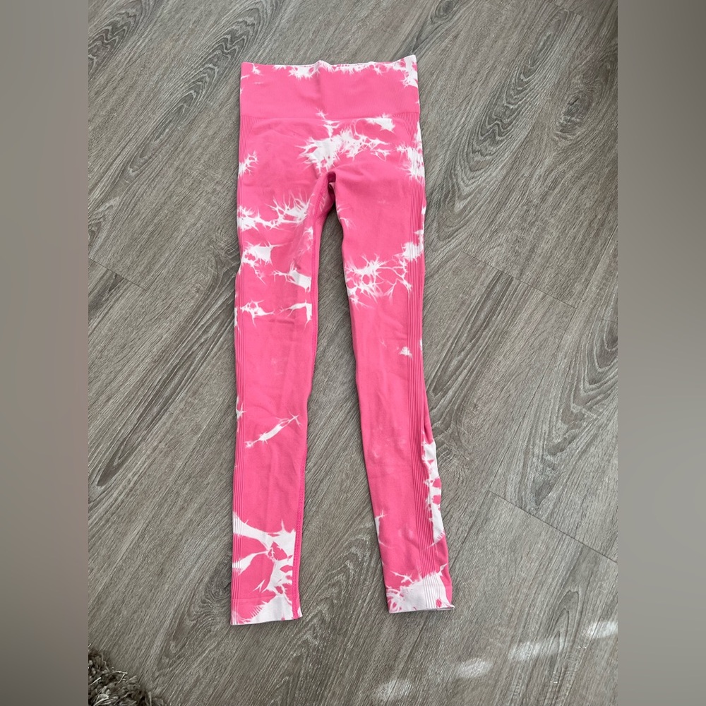 SHEIN tye die leggings